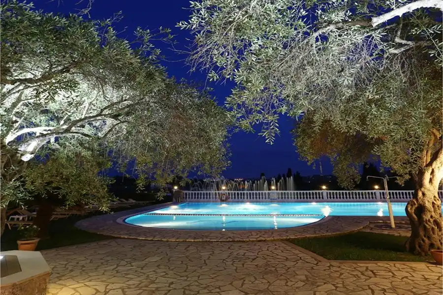 Paradise Hotel